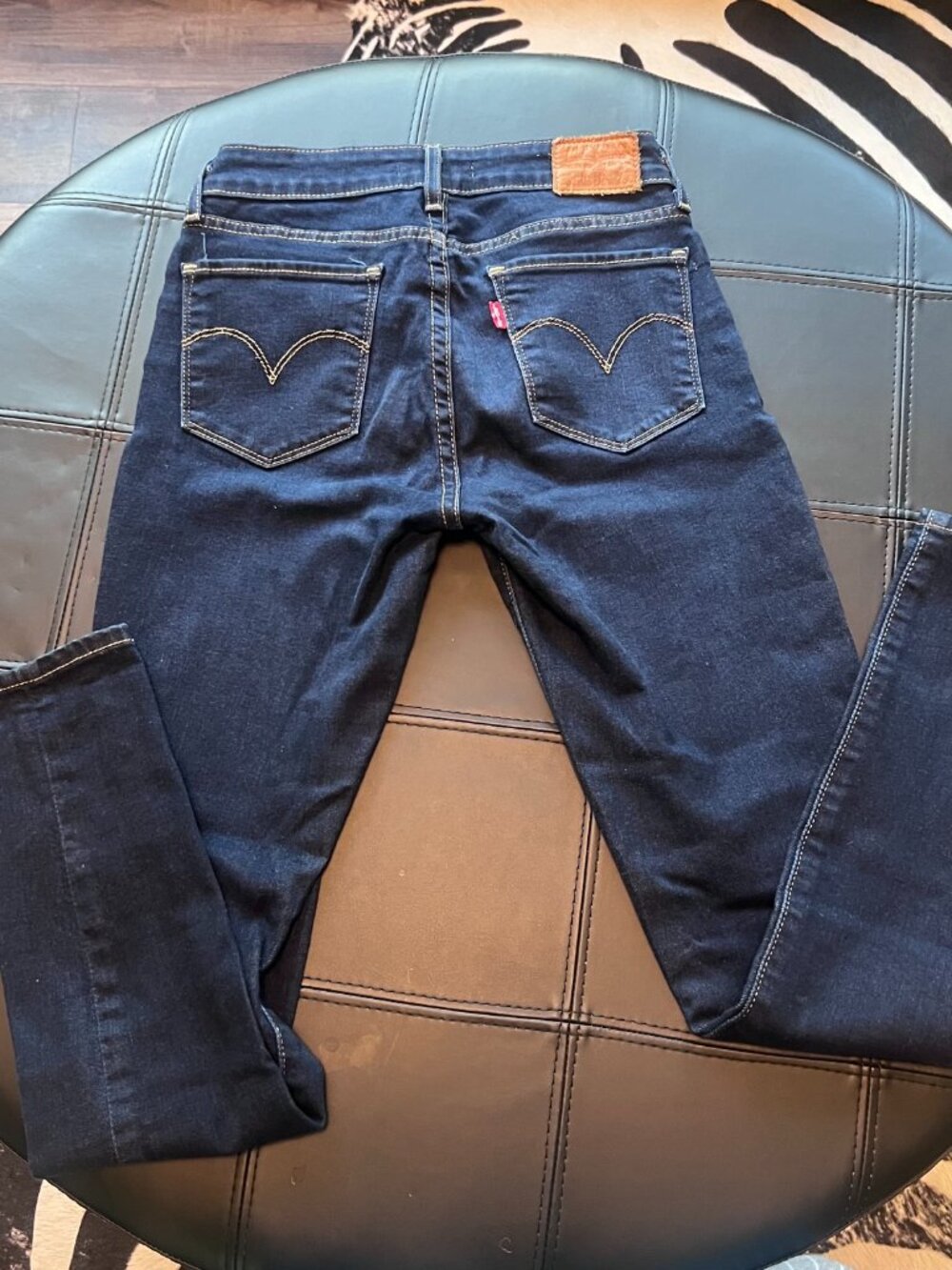 Women's Levi's 711 skinny jeans dark wash size 25